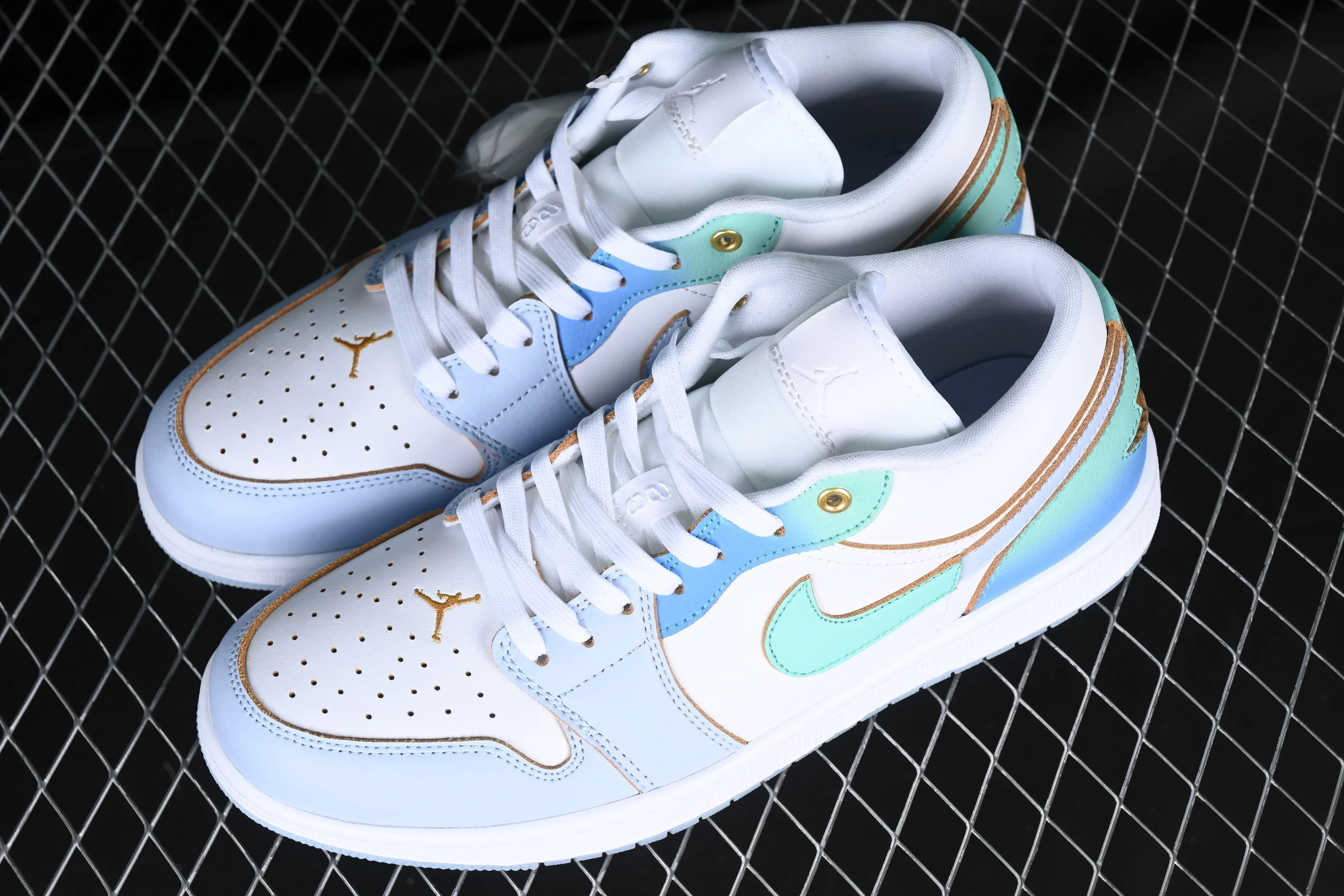 All categories Air Jordan Jordan series basketball shoes Air Jordan 1 Low Z version Air Jordan 1 Low AJ1 Joe 1 sea salt blue low-top cultural casual sneakers FN8899-131